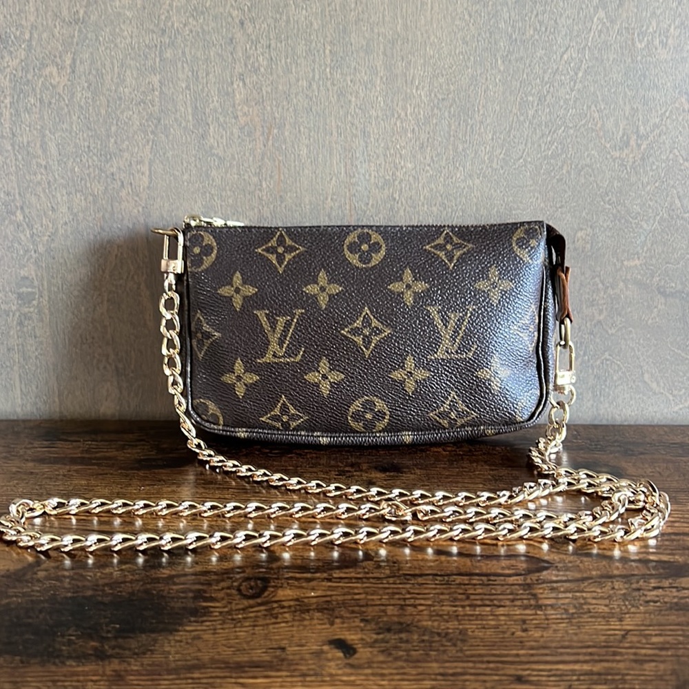 Louis Vuitton Pochette Accessoires